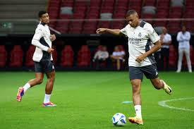 英联杯：阿申纳3比2击败水晶宫.